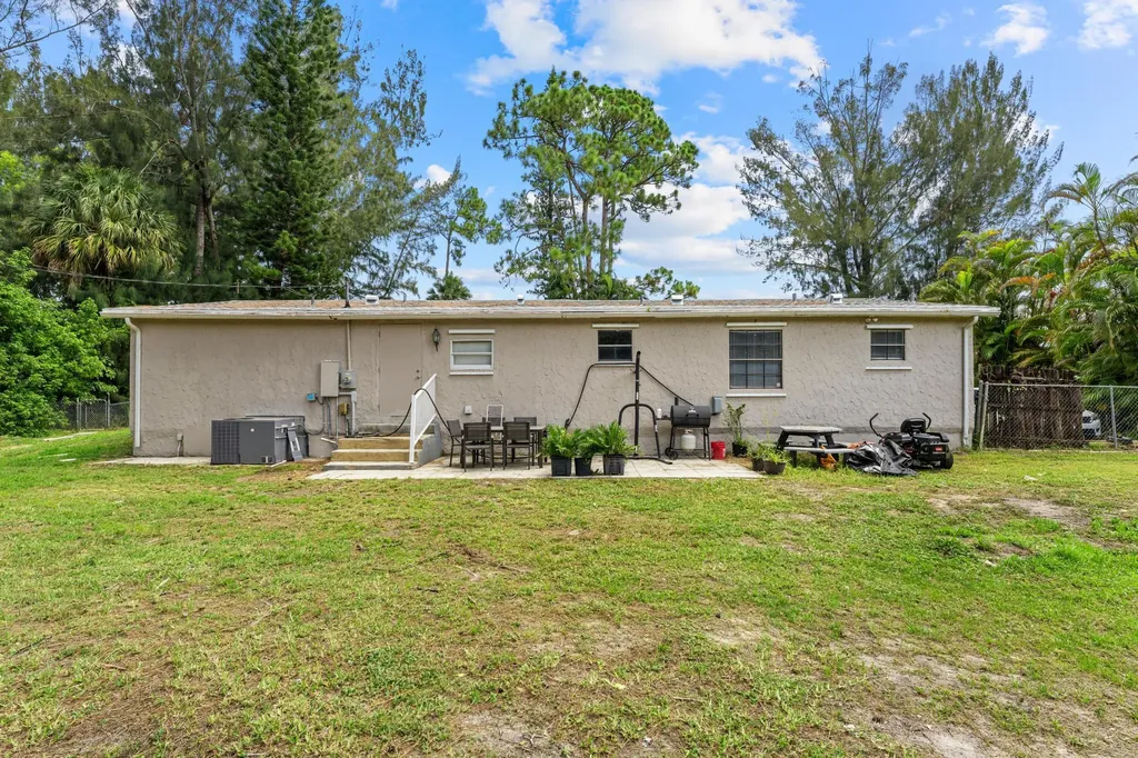 11682 60th Street N West Palm Beach FL 33411
