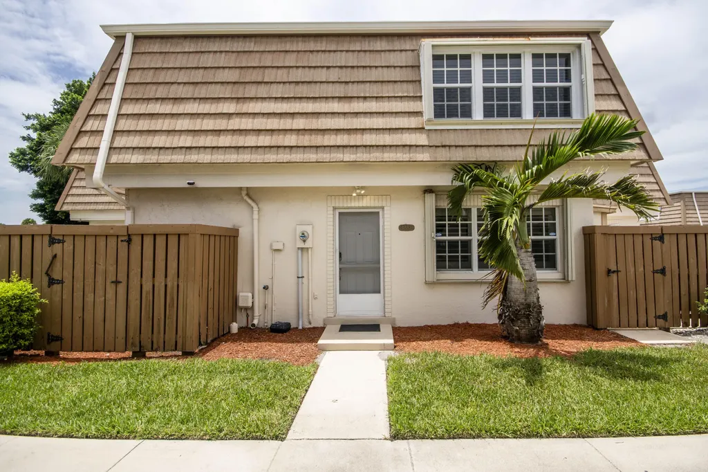 4338 Hazel Avenue Palm Beach Gardens FL 33410