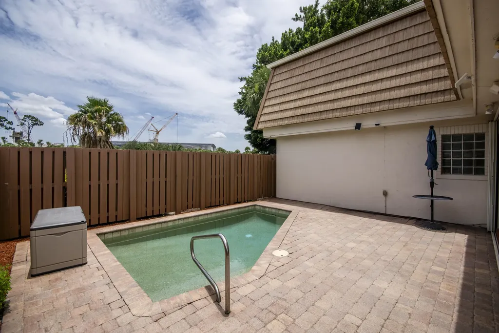 4338 Hazel Avenue Palm Beach Gardens FL 33410