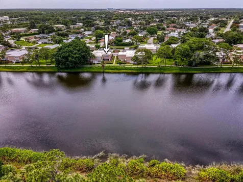 4338 Hazel Avenue Palm Beach Gardens FL 33410