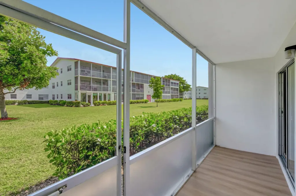 296 Fanshaw H Boca Raton FL 33434