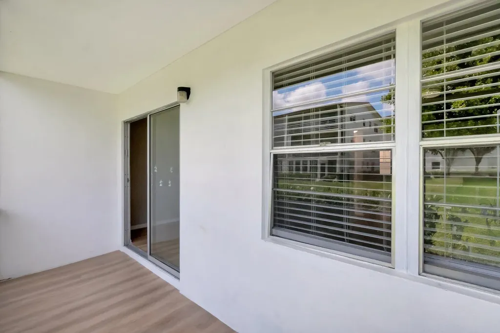 296 Fanshaw H Boca Raton FL 33434