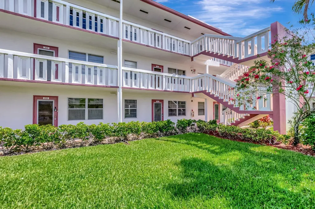 296 Fanshaw H Boca Raton FL 33434