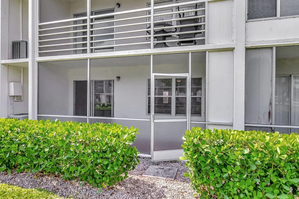 296 Fanshaw H Boca Raton FL 33434