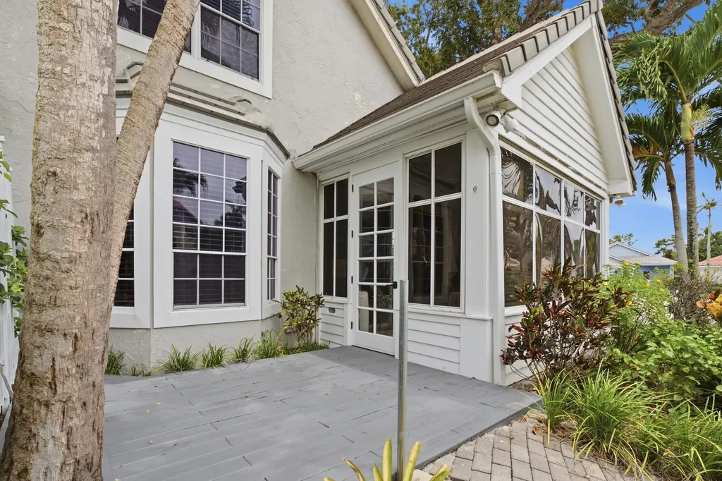 207 Woodsmuir Court Palm Beach Gardens FL 33418