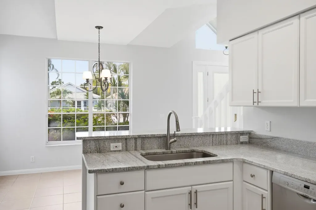 207 Woodsmuir Court Palm Beach Gardens FL 33418