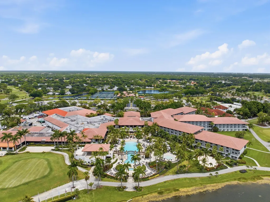 207 Woodsmuir Court Palm Beach Gardens FL 33418