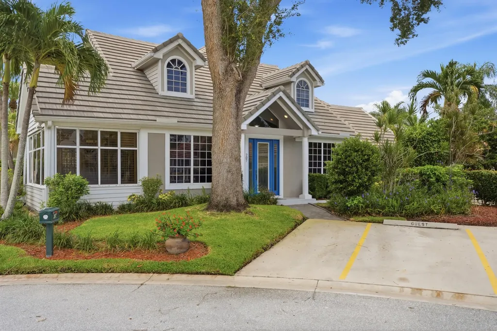 207 Woodsmuir Court Palm Beach Gardens FL 33418