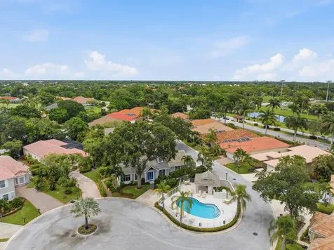 207 Woodsmuir Court Palm Beach Gardens FL 33418