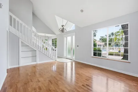 207 Woodsmuir Court Palm Beach Gardens FL 33418