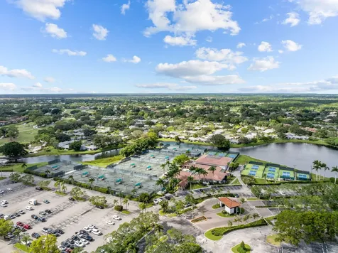 207 Woodsmuir Court Palm Beach Gardens FL 33418