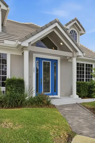207 Woodsmuir Court Palm Beach Gardens FL 33418
