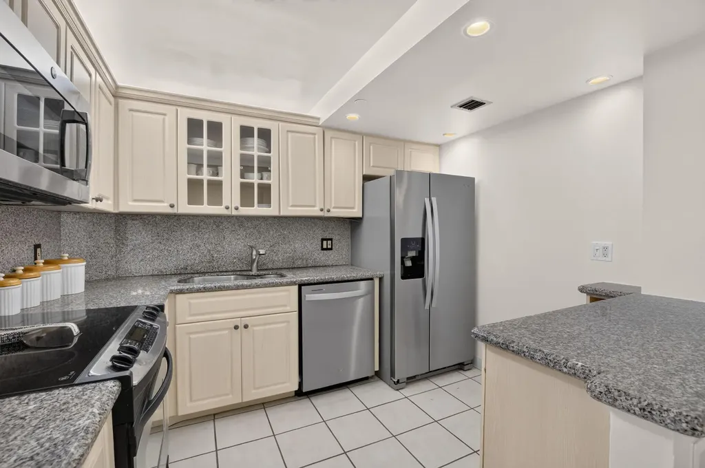3912 S Ocean Boulevard Highland Beach FL 33487