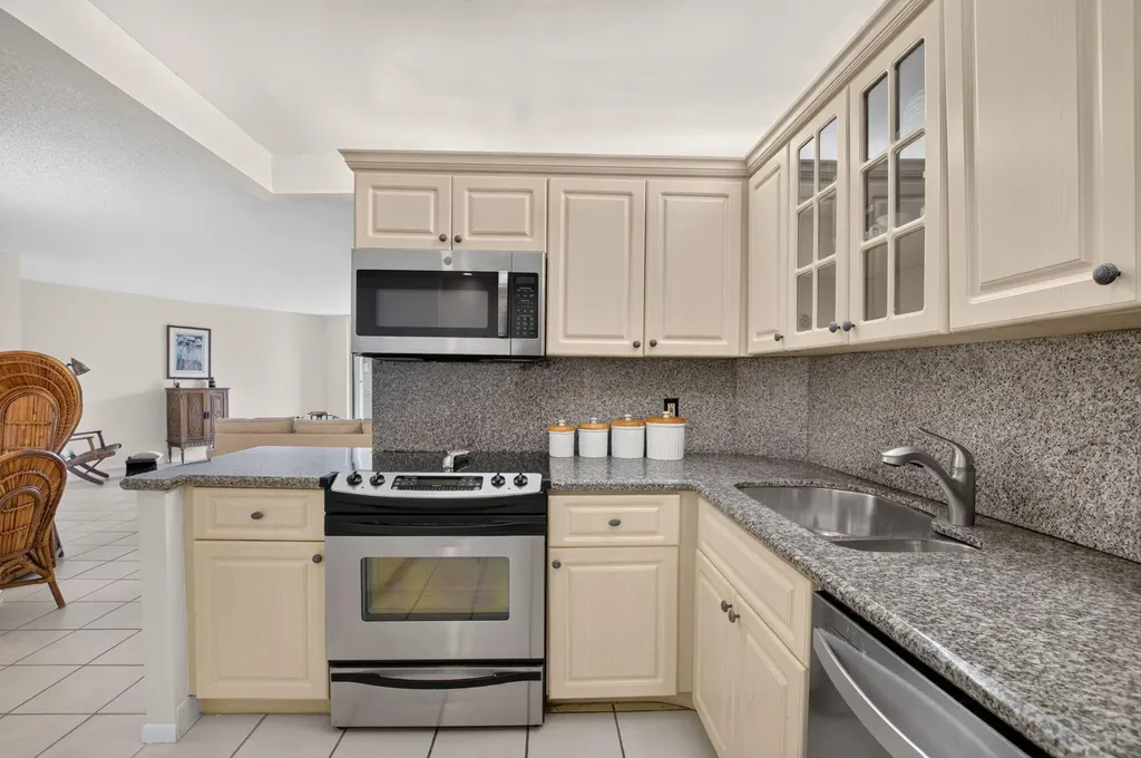 3912 S Ocean Boulevard Highland Beach FL 33487