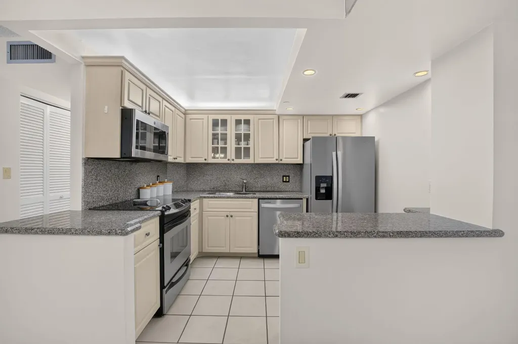 3912 S Ocean Boulevard Highland Beach FL 33487