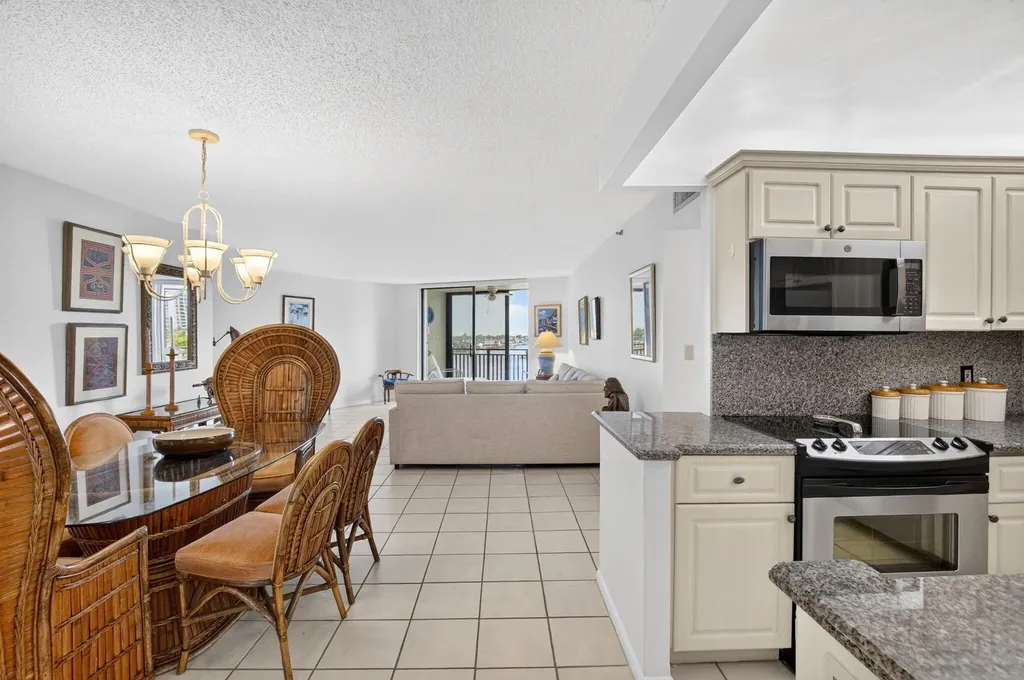 3912 S Ocean Boulevard Highland Beach FL 33487