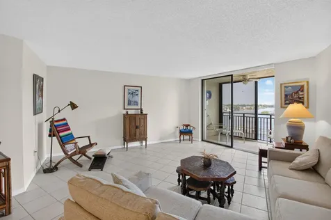 3912 S Ocean Boulevard Highland Beach FL 33487