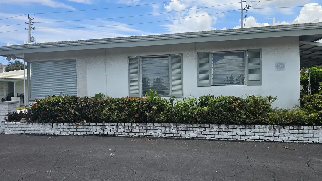 2734 NE 32nd Street Fort Lauderdale FL 33306