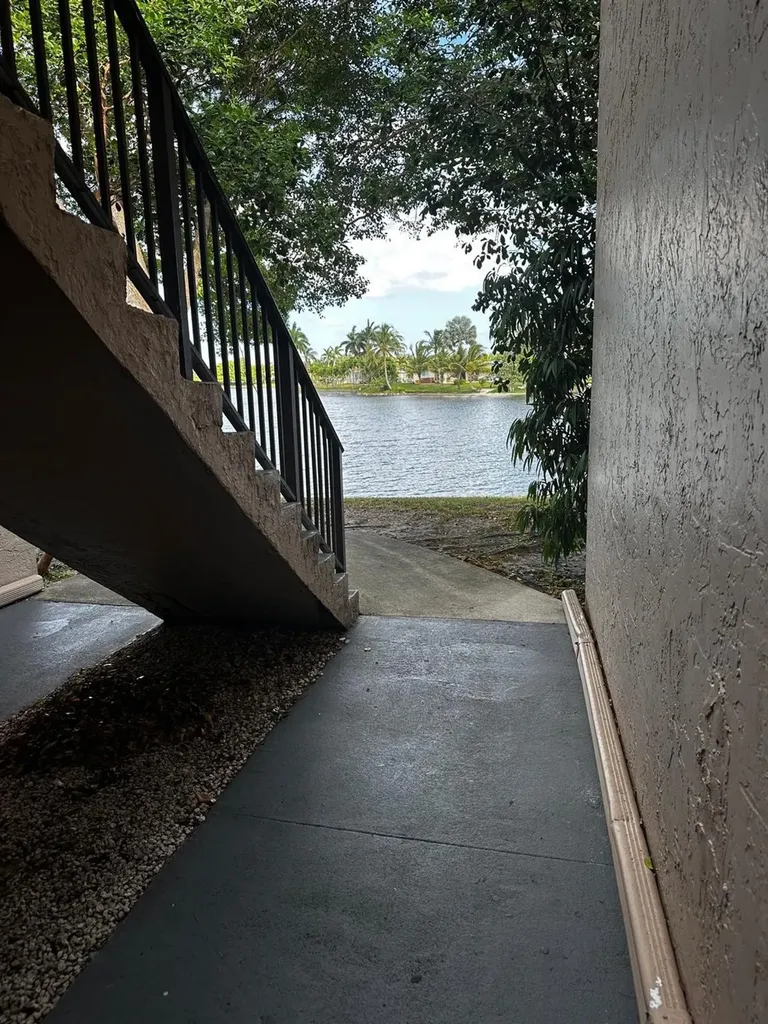 2121 NW 96th Terrace Pembroke Pines FL 33024