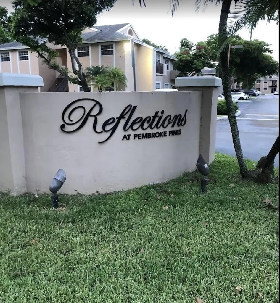 2121 NW 96th Terrace Pembroke Pines FL 33024