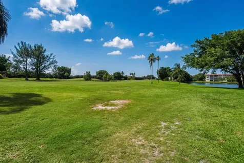 9823 S Hollybrook Lake Drive Pembroke Pines FL 33025