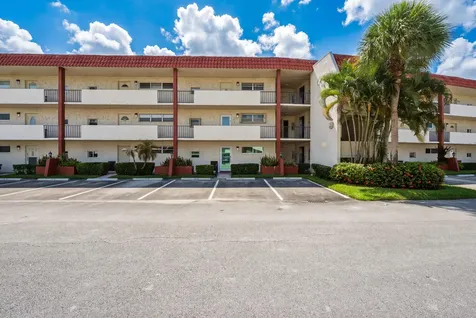 9823 S Hollybrook Lake Drive Pembroke Pines FL 33025
