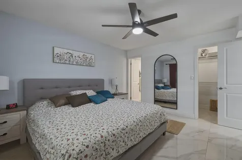 9823 S Hollybrook Lake Drive Pembroke Pines FL 33025