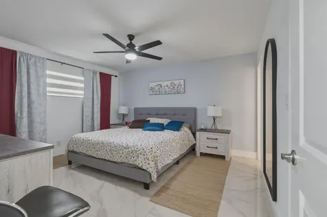 9823 S Hollybrook Lake Drive Pembroke Pines FL 33025