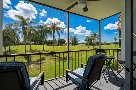 9823 S Hollybrook Lake Drive Pembroke Pines FL 33025