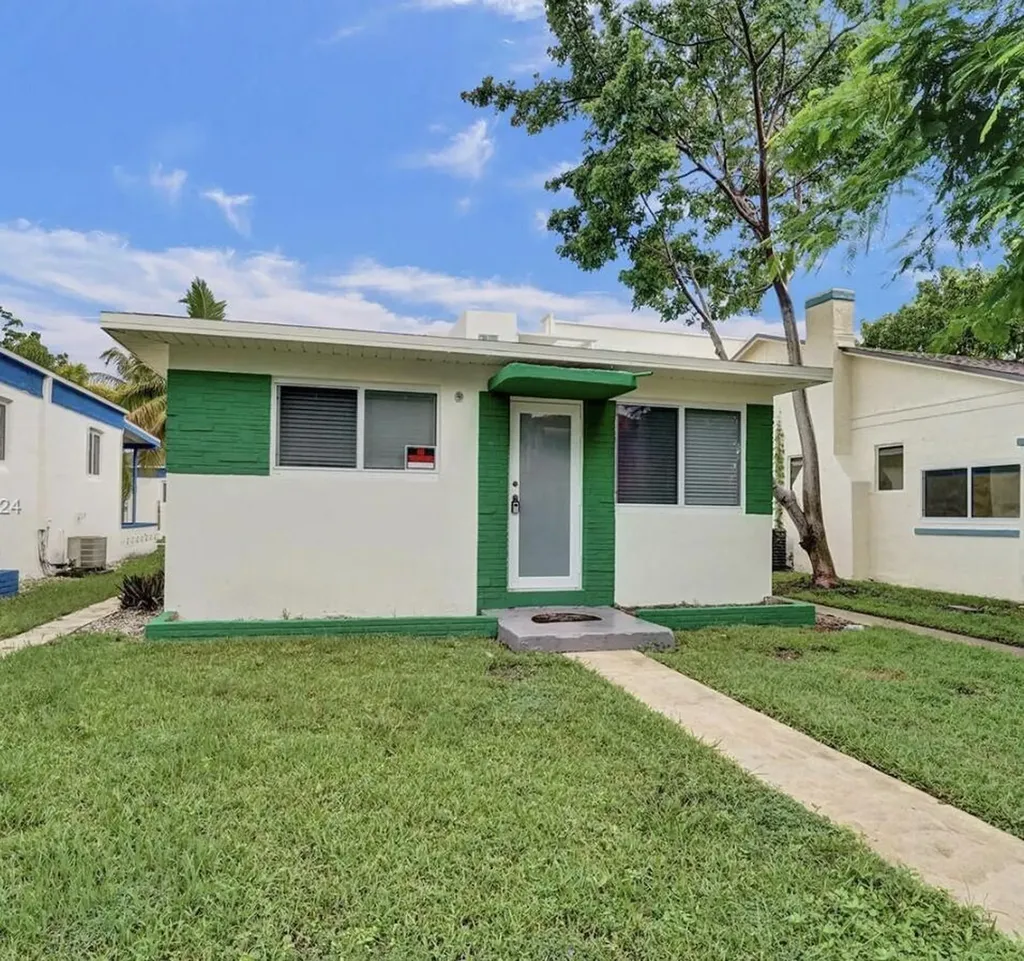 1853 Madison Street Hollywood FL 33020