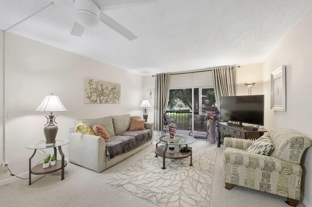8990 S Hollybrook Boulevard Pembroke Pines FL 33025