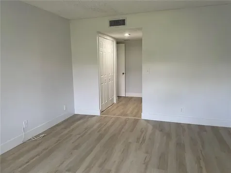 235 Lakeview Drive Weston FL 33326