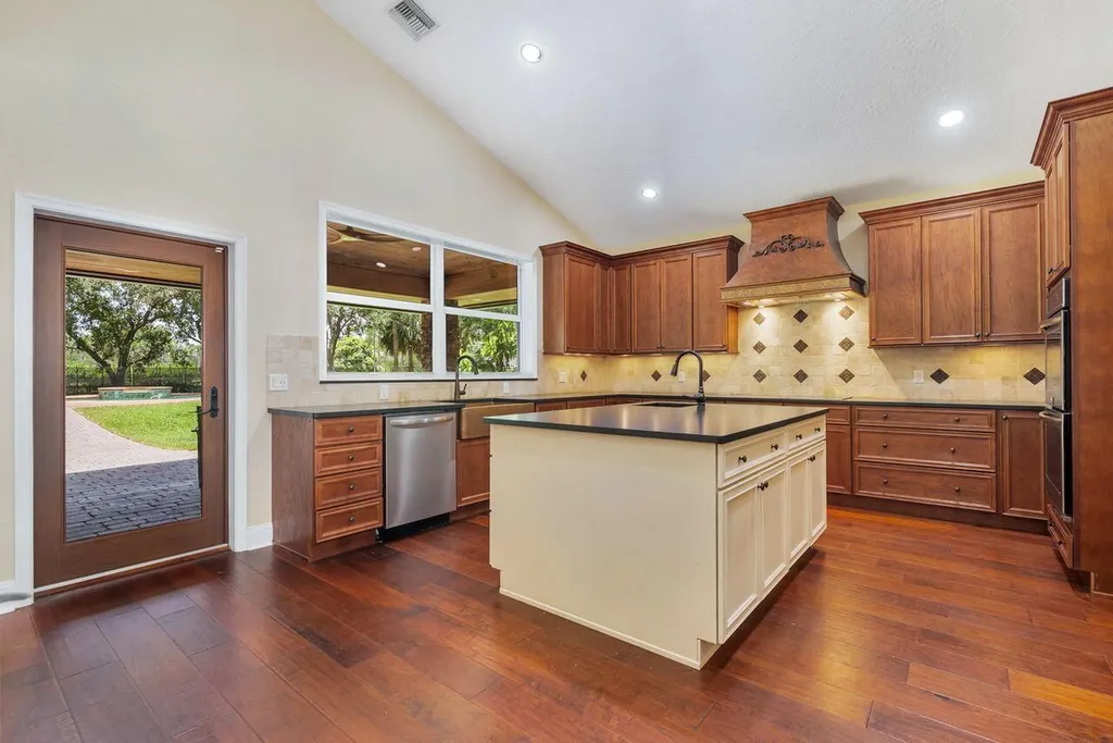 14590 Crazy Horse Lane Palm Beach Gardens FL 33418