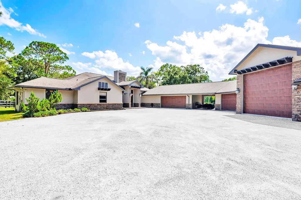 14590 Crazy Horse Lane Palm Beach Gardens FL 33418