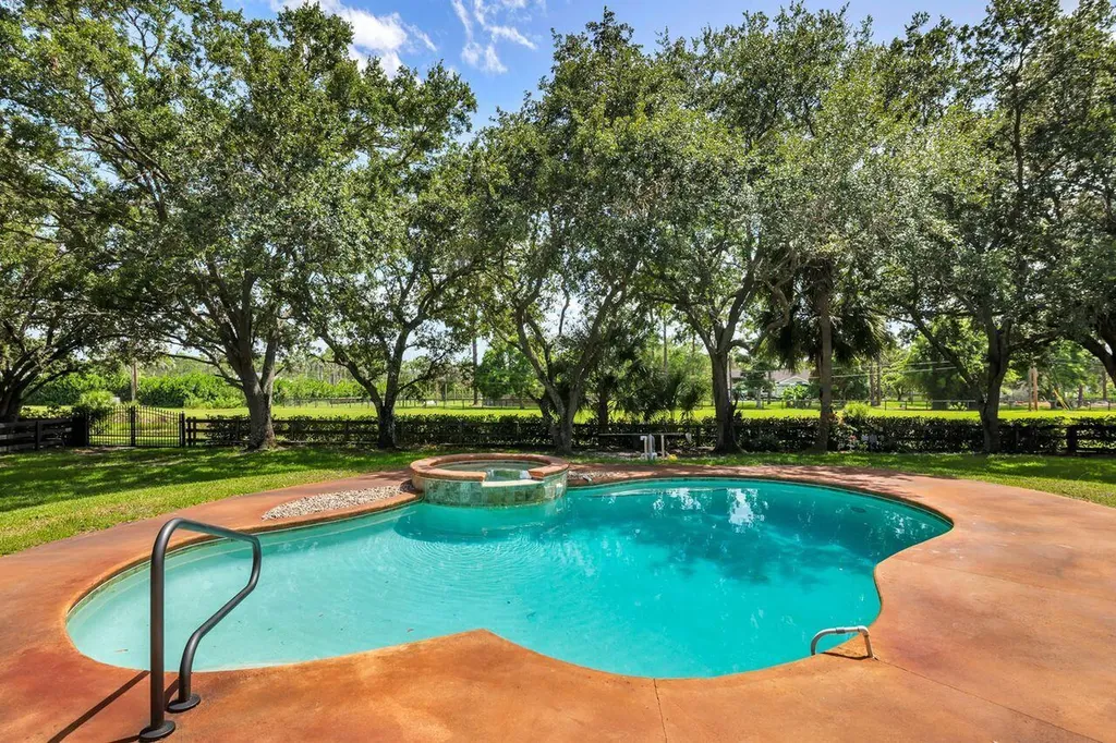 14590 Crazy Horse Lane Palm Beach Gardens FL 33418