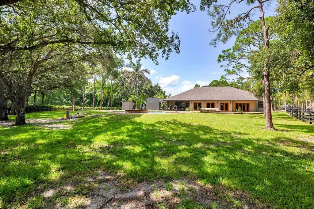 14590 Crazy Horse Lane Palm Beach Gardens FL 33418