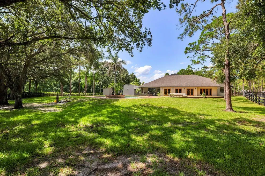14590 Crazy Horse Lane Palm Beach Gardens FL 33418
