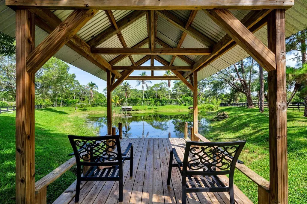 14590 Crazy Horse Lane Palm Beach Gardens FL 33418