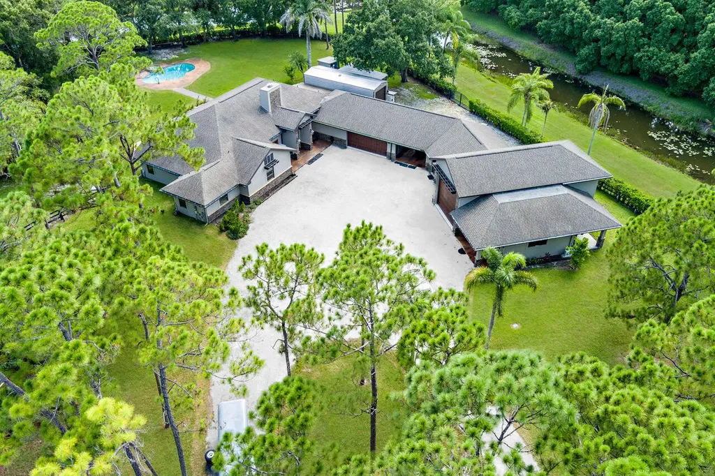 14590 Crazy Horse Lane Palm Beach Gardens FL 33418