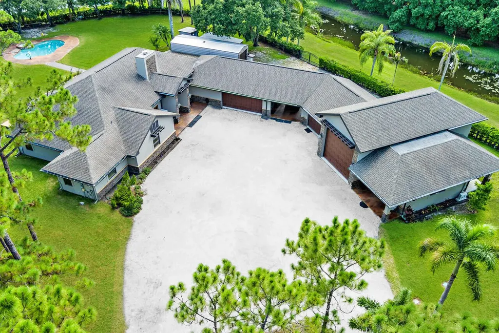 14590 Crazy Horse Lane Palm Beach Gardens FL 33418
