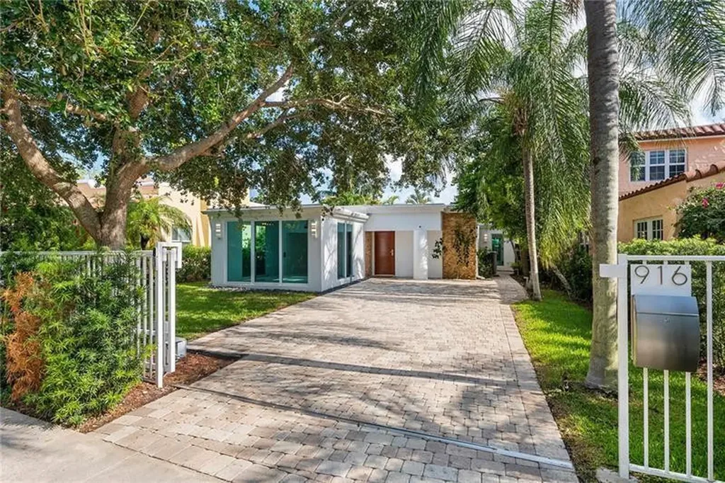 916 SE 5th Court Fort Lauderdale FL 33301