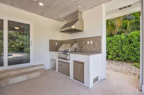 10410 SE Banyan Way Tequesta FL 33469
