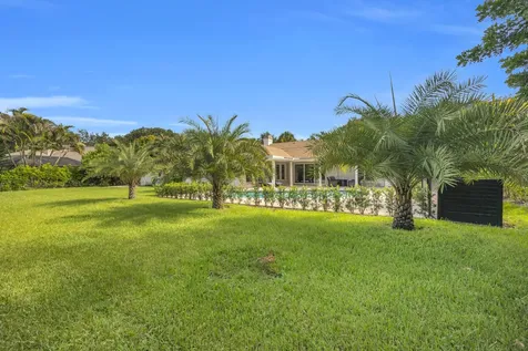 10410 SE Banyan Way Tequesta FL 33469