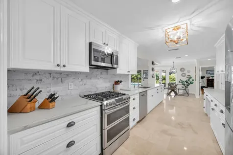 10410 SE Banyan Way Tequesta FL 33469