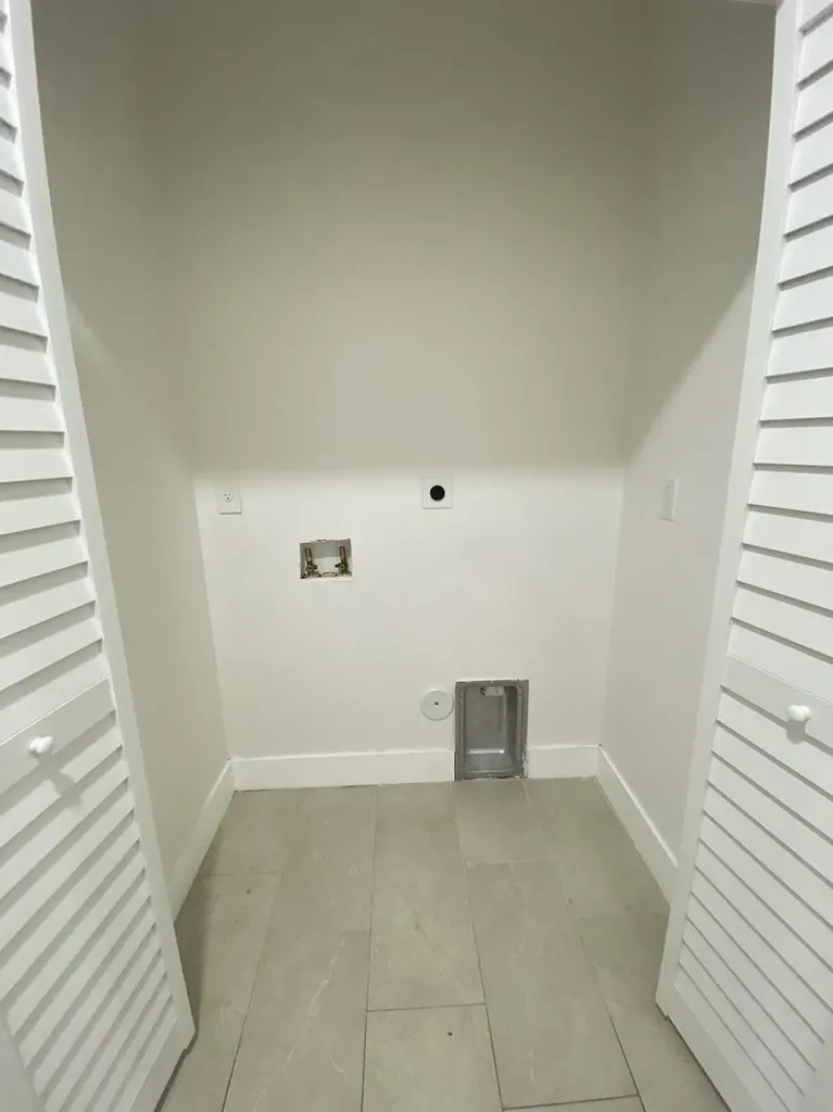 2594 NW 20th Street Fort Lauderdale FL 33311