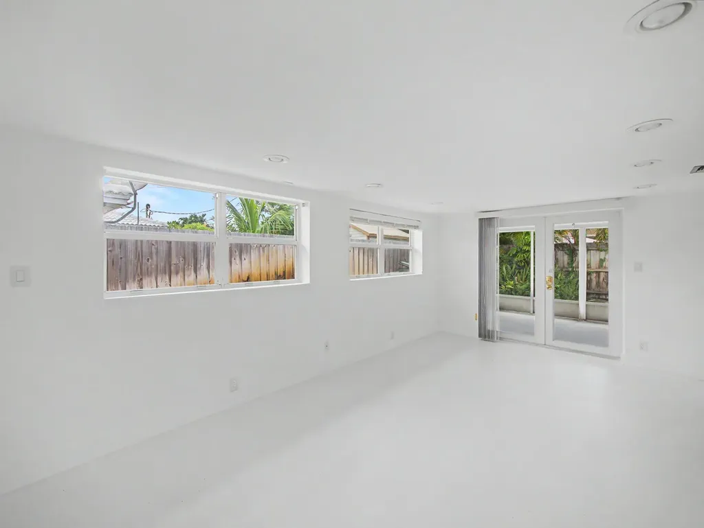 4650 NE 2nd Terrace Fort Lauderdale FL 33334
