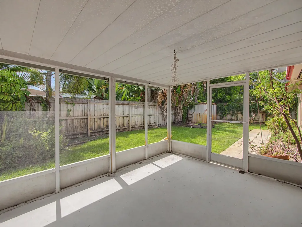 4650 NE 2nd Terrace Fort Lauderdale FL 33334