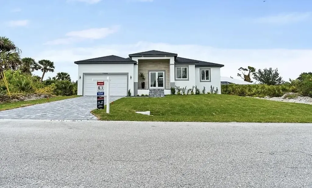 13438 Mcintosh Avenue Port Charlotte FL 33981