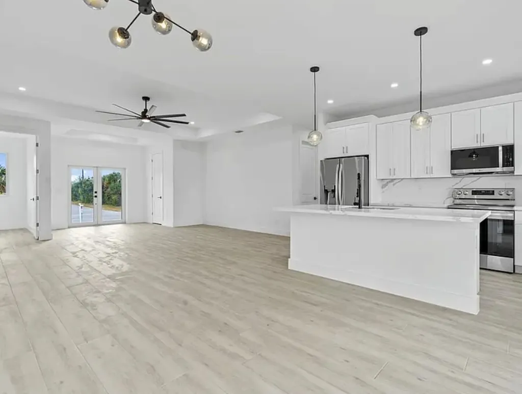 13438 Mcintosh Avenue Port Charlotte FL 33981