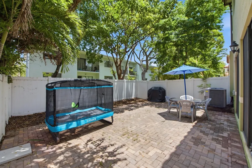 4817 NW 59th Street Tamarac FL 33319